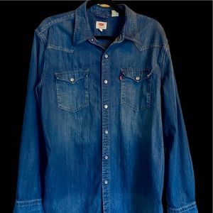 Levi’s long sleeve denim shirt with pearl buttons